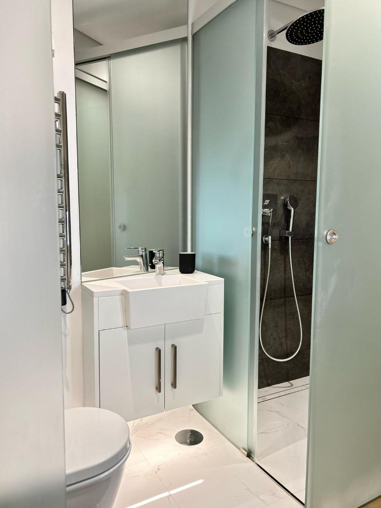 Suite In Shared House In Downtown Lisbon Bagian luar foto